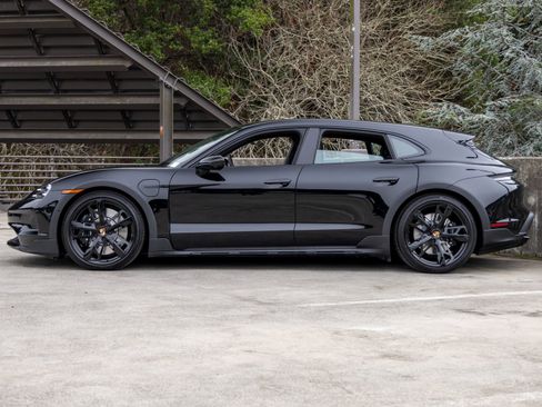 New 2025 Porsche Taycan 4S image 2