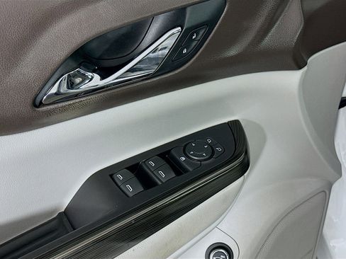 Used 2018 GMC Acadia SLT FWD image 15