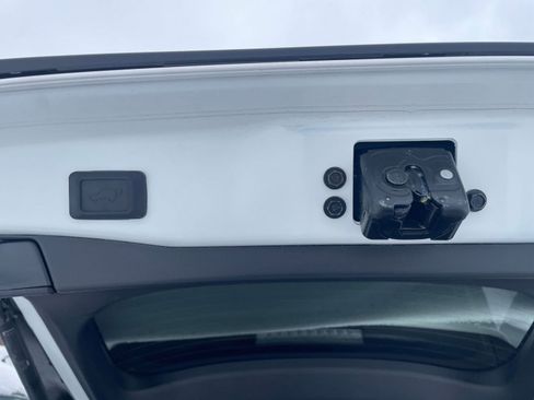 Used 2025 Toyota RAV4 XLE image 22