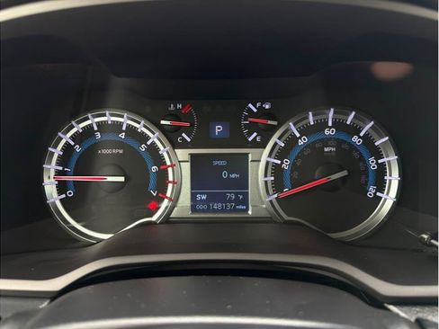 Used 2016 Toyota 4Runner SR5 AWD/4WD image 16