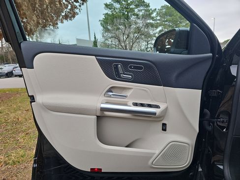 Certified 2025 Mercedes-Benz GLA 250 4MATIC image 28