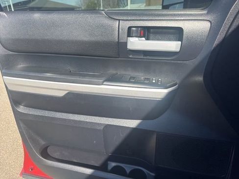 Used 2016 Toyota Tundra SR5 w/ SR5 Upgrade Package image 16