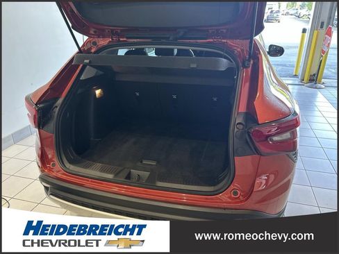 Used 2024 Chevrolet Trax LT w/ Driver Confidence Package FWD image 15