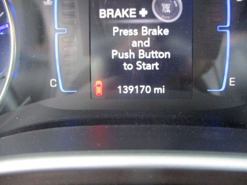 Used 2017 Chrysler Pacifica Touring-L image 14