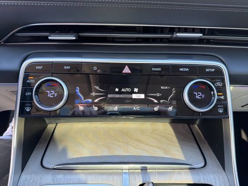 Used 2022 Genesis GV80 3.5T w/ Advanced Package 06 AWD/4WD image 33