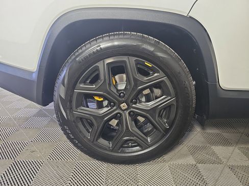 Used 2023 Rivian R1T Adventure image 11