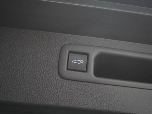 Used 2020 Toyota Highlander Platinum AWD/4WD image 11