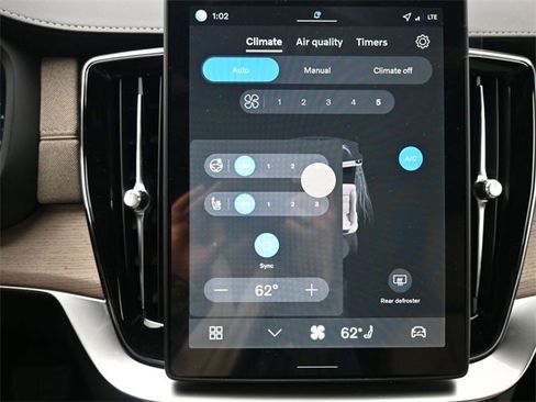 New 2026 Volvo XC90 B6 Plus w/ Protection Package Premier image 26