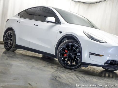Used 2021 Tesla Model Y Long Range image 4