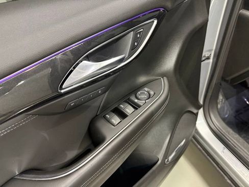 Certified 2025 Buick Envision Preferred image 9