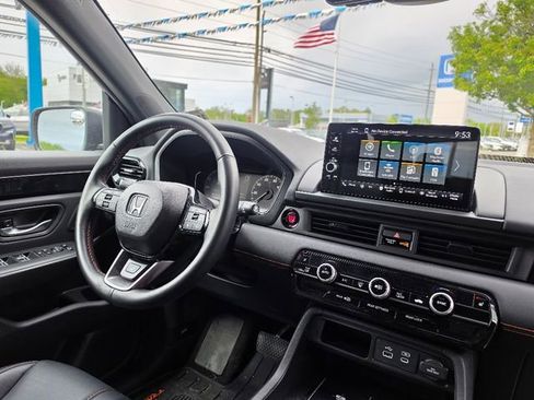 Certified 2025 Honda Pilot TrailSport image 13