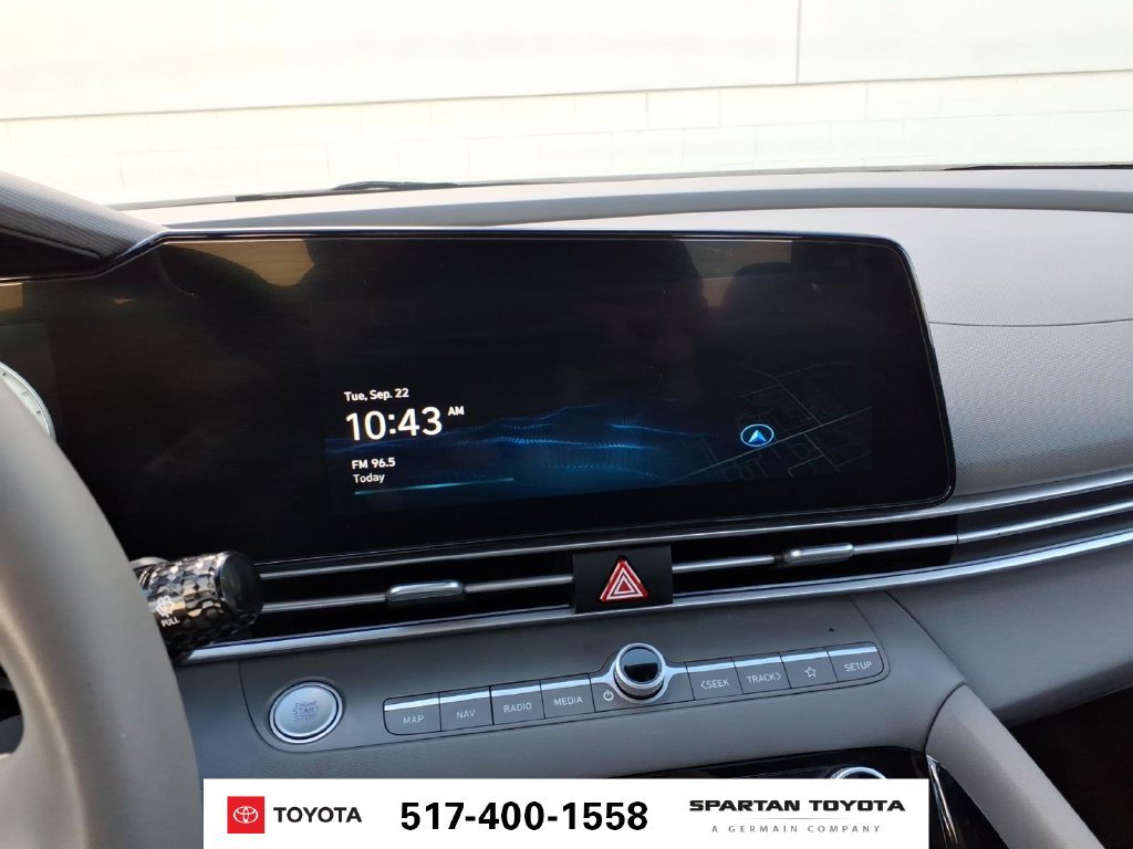 Used 2025 Hyundai Elantra SEL FWD image 21