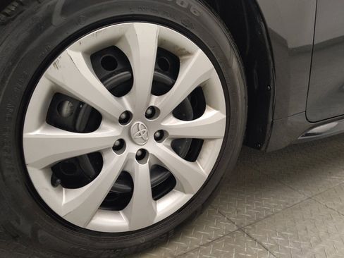 Used 2024 Toyota Corolla LE image 31