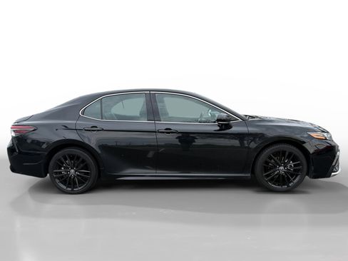 Used 2023 Toyota Camry XSE image 6