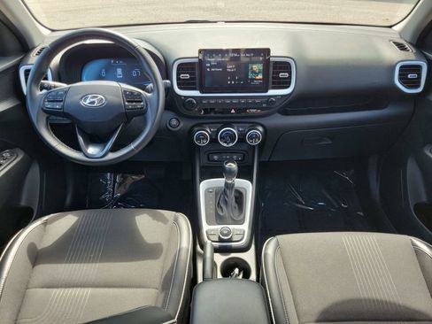 Used 2023 Hyundai Venue Limited FWD image 9