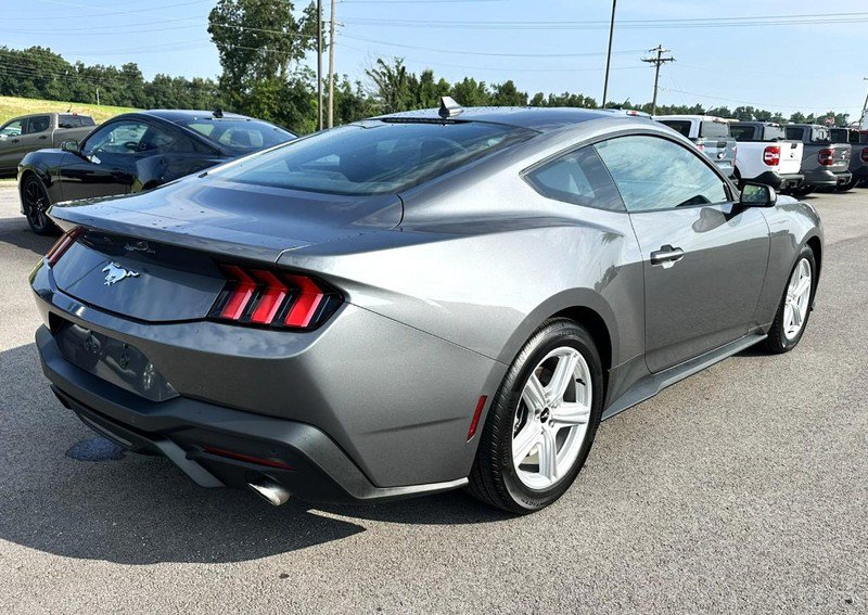 Used 2026 Ford Mustang Coupe RWD image 3
