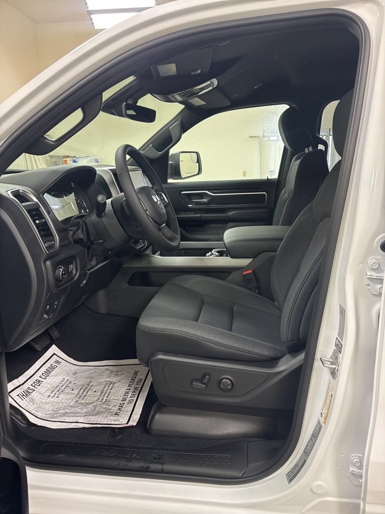New 2026 RAM 1500 Big Horn w/ Night Edition AWD/4WD image 9