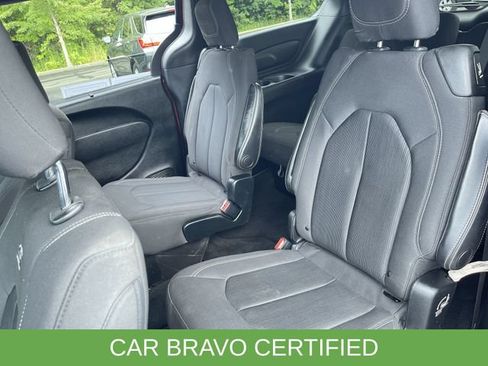 Used 2019 Chrysler Pacifica Touring Plus w/ S Appearance Package FWD image 24