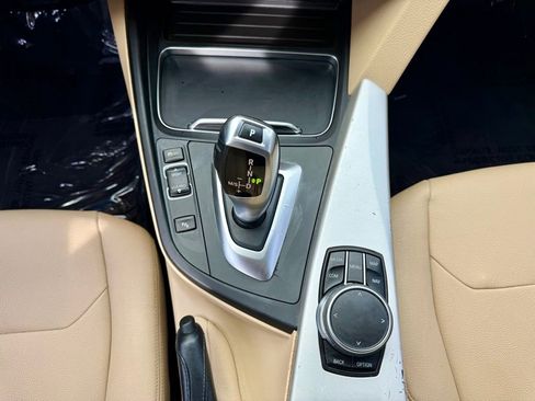 Used 2018 BMW 320i Sedan RWD image 19