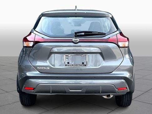 Certified 2025 Nissan Kicks Play S image 4
