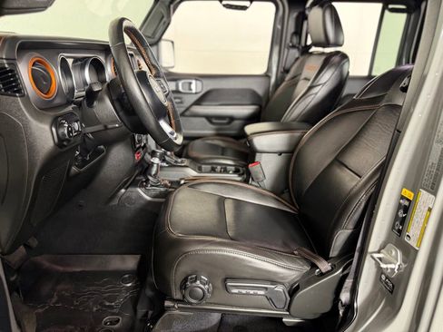 Used 2022 Jeep Gladiator Mojave w/ Cold Weather Group AWD/4WD image 29