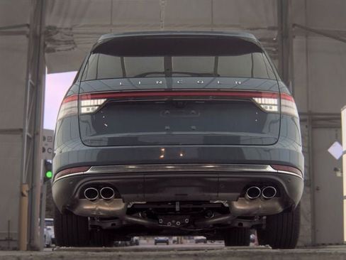 Used 2026 Lincoln Aviator Reserve AWD/4WD image 9