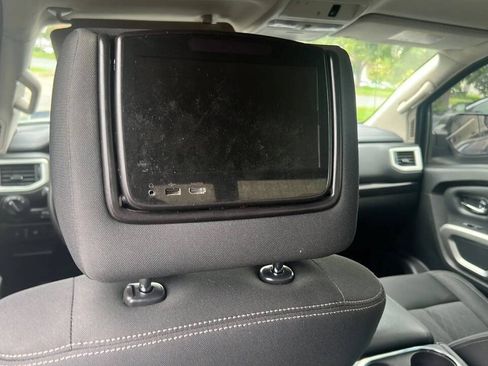 Used 2019 Nissan Titan SV w/ SV Convenience Package AWD/4WD image 23