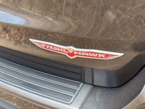 Used 2019 Jeep Grand Cherokee Trailhawk w/ Trailhawk Luxury Group image 5