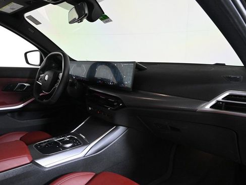 Used 2025 BMW 330i Sedan w/ Convenience Package image 15