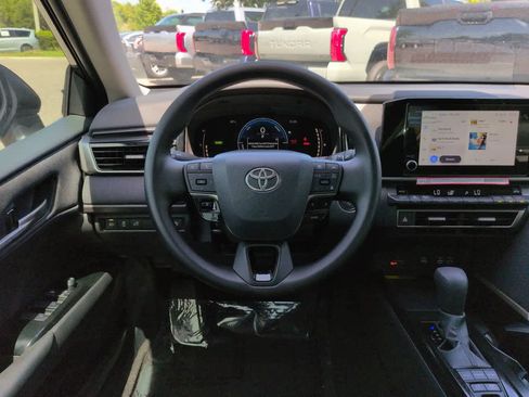 Used 2026 Toyota Camry LE AWD/4WD image 15