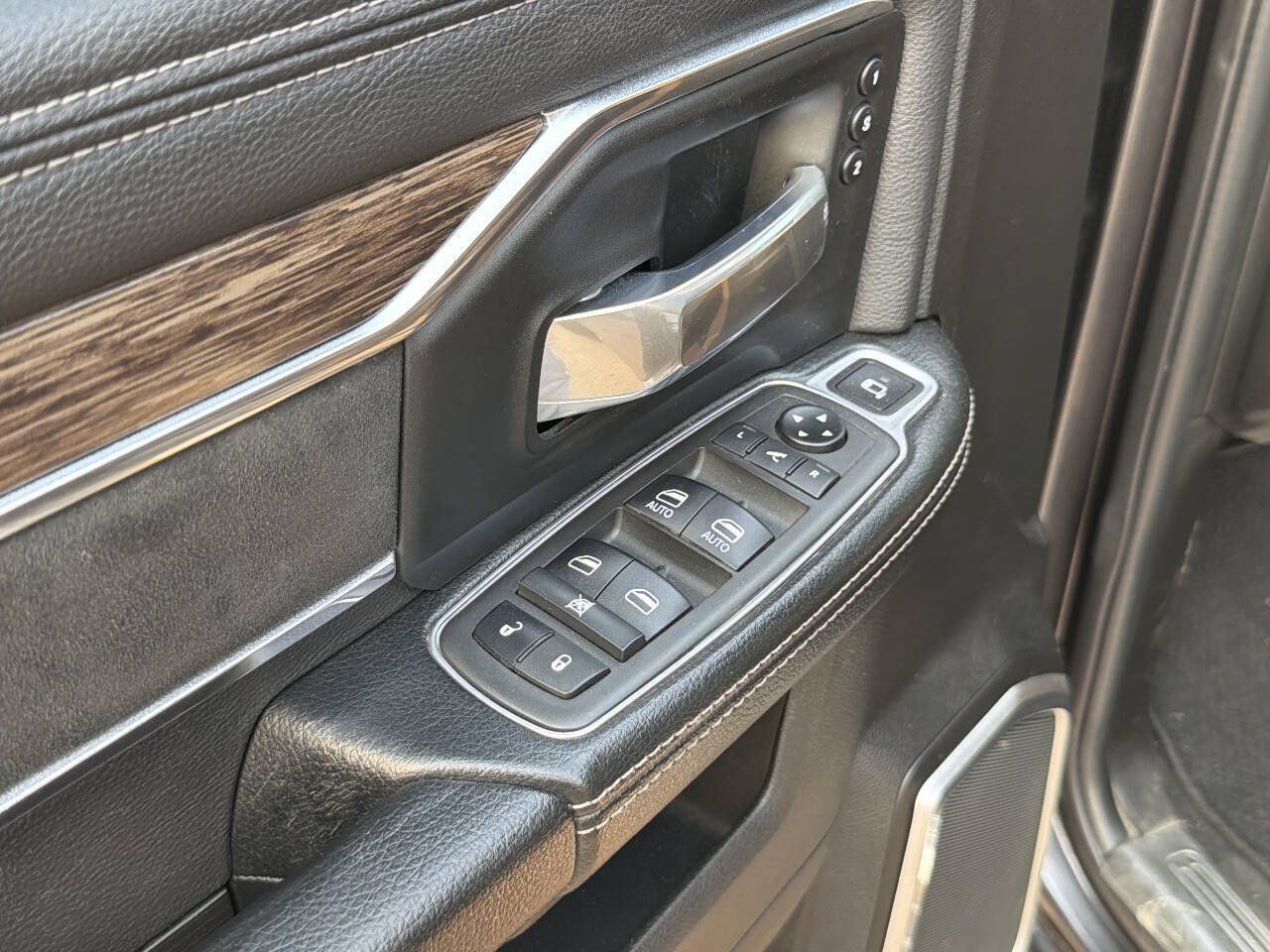 Used 2021 RAM 3500 Laramie AWD/4WD image 44
