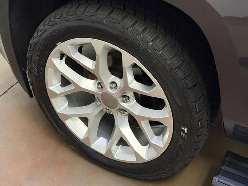 Used 2017 GMC Yukon Denali w/ Open Road Package image 21