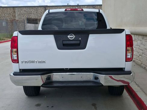 Used 2016 Nissan Frontier S image 4