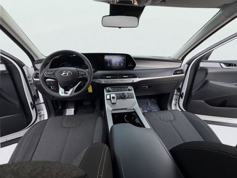 Used 2022 Hyundai Palisade SE image 2