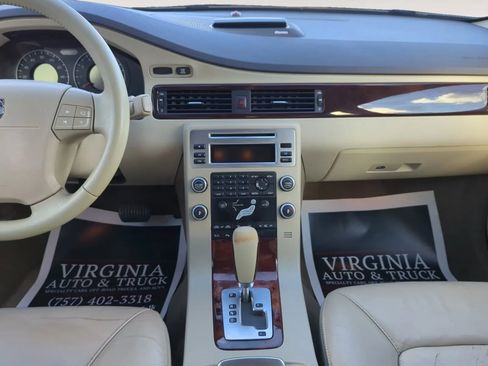 Used 2008 Volvo XC70 3.2 image 11