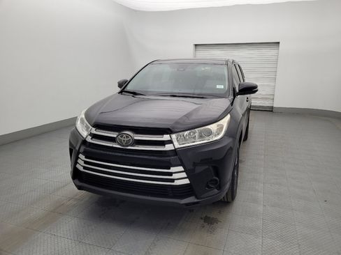 Used 2018 Toyota Highlander LE image 15