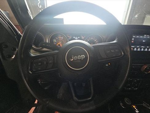 Used 2023 Jeep Gladiator Sport AWD/4WD image 17