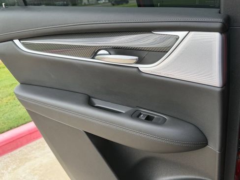 Used 2024 Cadillac XT6 Sport AWD/4WD image 19