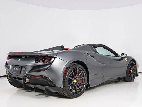 Certified 2023 Ferrari F8 Tributo RWD image 7