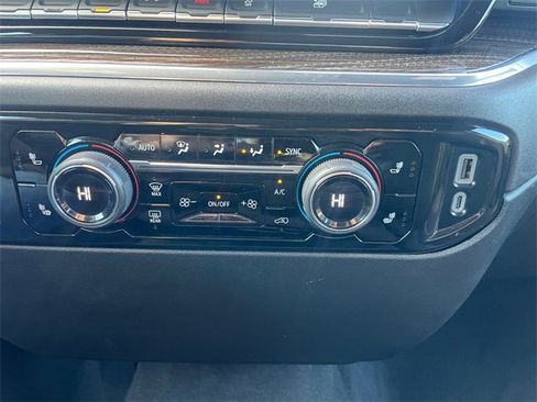 Used 2025 Chevrolet Silverado 1500 LT image 25