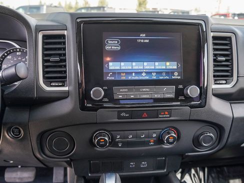 Used 2024 Nissan Frontier SV RWD image 15