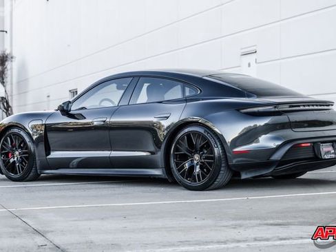 Used 2021 Porsche Taycan 4S w/ Premium Package image 5