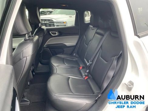 Used 2026 Jeep Compass Limited AWD/4WD image 24
