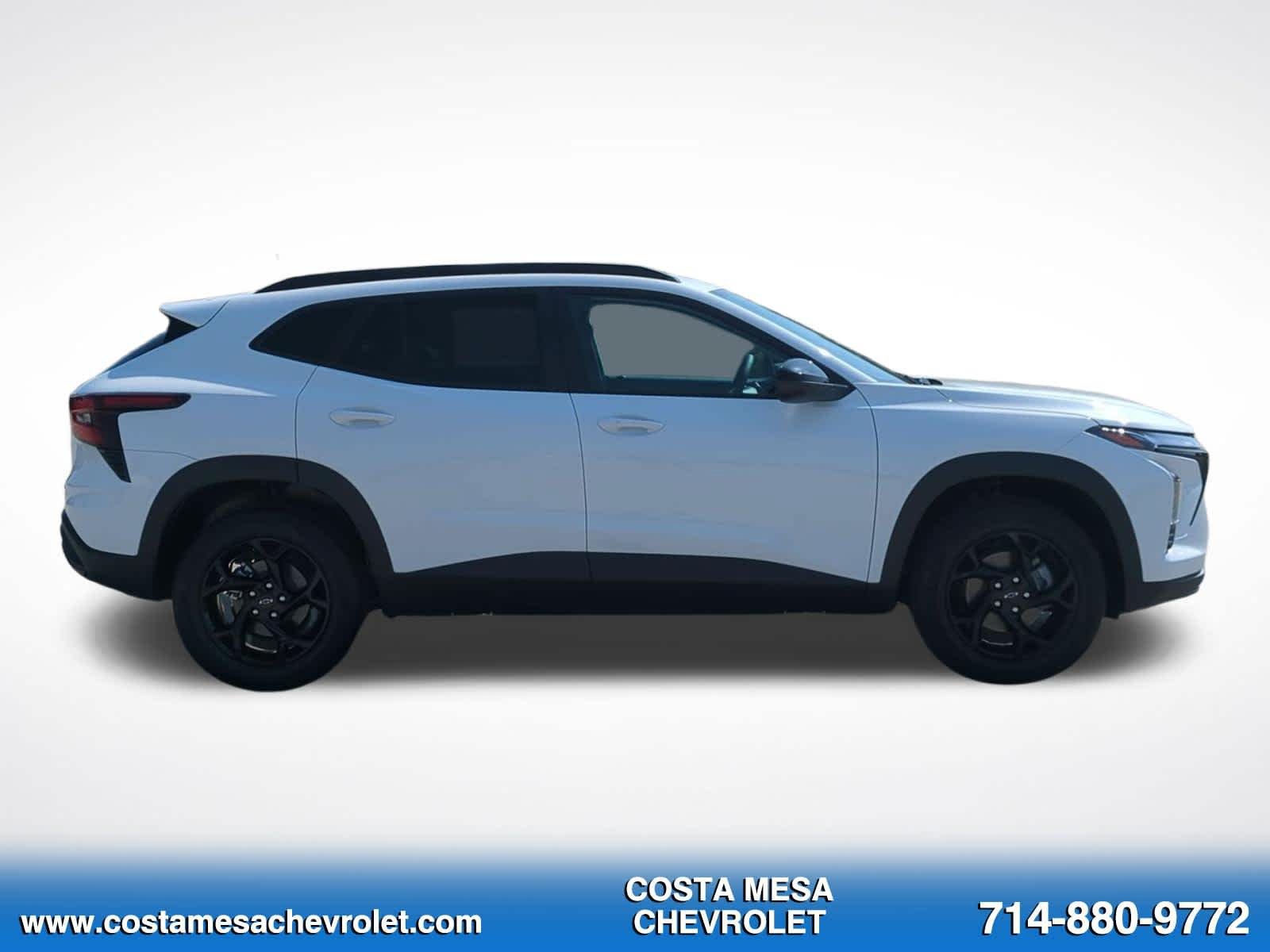 New 2026 Chevrolet Trax LT w/ Midnight Edition FWD image 4