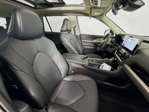 New 2026 Toyota Grand Highlander Limited image 32