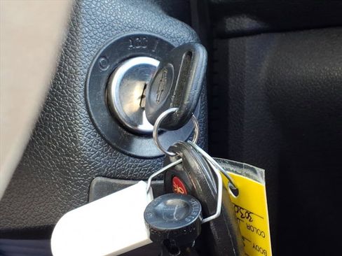 Used 2017 Chevrolet Traverse LT image 16