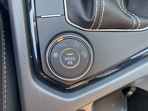 New 2025 Volkswagen Taos SEL AWD/4WD image 12