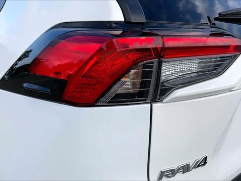 Used 2025 Toyota RAV4 XLE FWD image 28