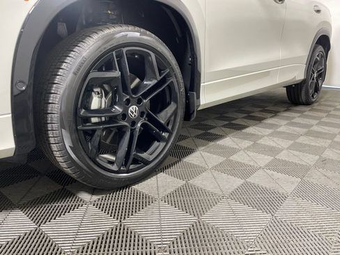 New 2026 Volkswagen Tiguan SE R-Line AWD/4WD image 26