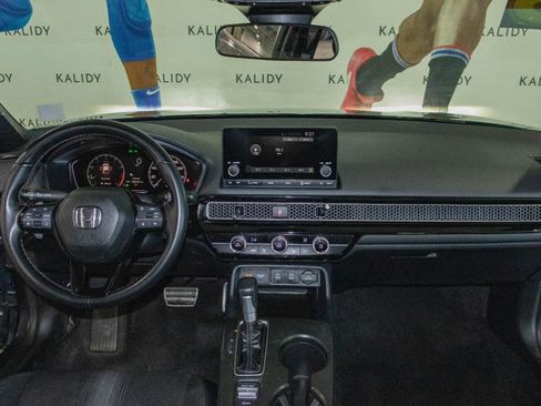 Used 2025 Honda Civic Sport image 3
